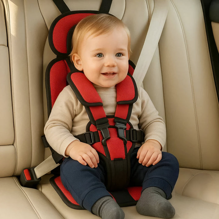 Praktischer Kindersitz mit waschbarem Bezug, einfach zu reinigen und zu handhaben.