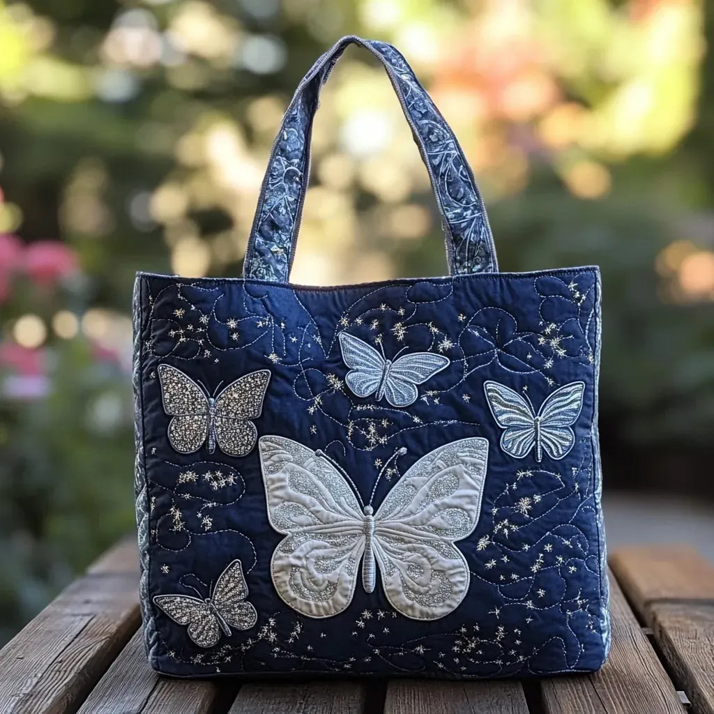 Stilvolle Damen Handtasche mit eleganter Schmetterlings-Applikation. Geräumige Baumwoll-Polyester Tragetasche für den Alltag.