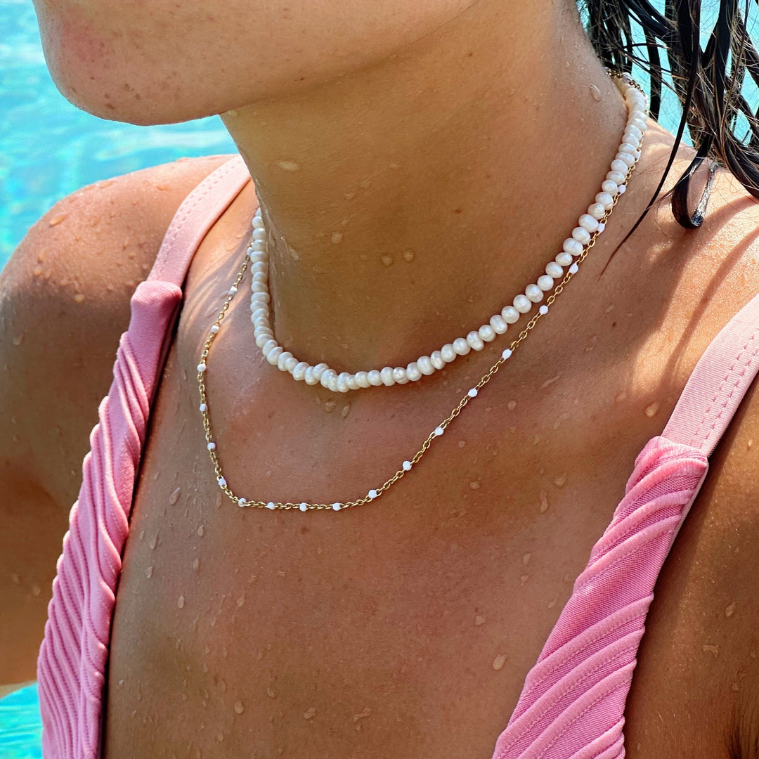 Silberner Damen Choker, wasserfest & hypoallergen, Perlen-Design, hochwertiger Schmuck.