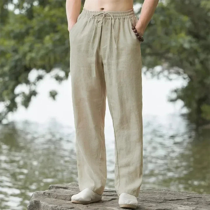 Beige Herrenhose weites Bein, Elastikbund. Atmungsaktive Sommerhose, lässig & bequem für Freizeit.