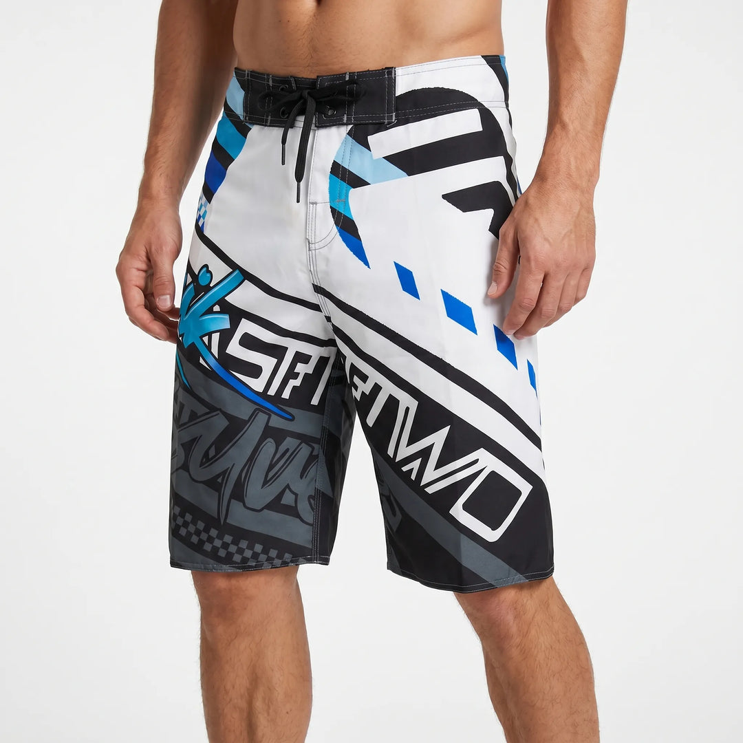 Modische Herren Strandshorts mit dynamischem Muster, perfekt für Bademode und Freizeit im Sommer.