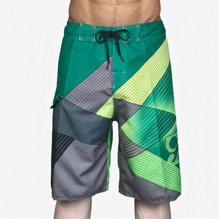 Bequeme und schnelltrocknende Herren Sommer Badehose mit farbenfrohem Design für Sport & Urlaub.