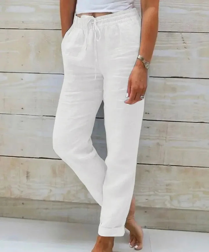 Casual Damenhose mit hohem Bund, sehr bequem und luftig, ideal für entspannte Tage im Sommer.