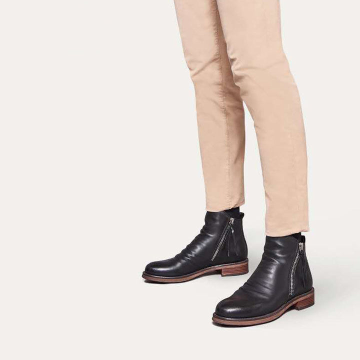 Komfortable und elegante Herren Stiefeletten, klassisches Design für Business-Meetings und stilvolle Alltagsoutfits.