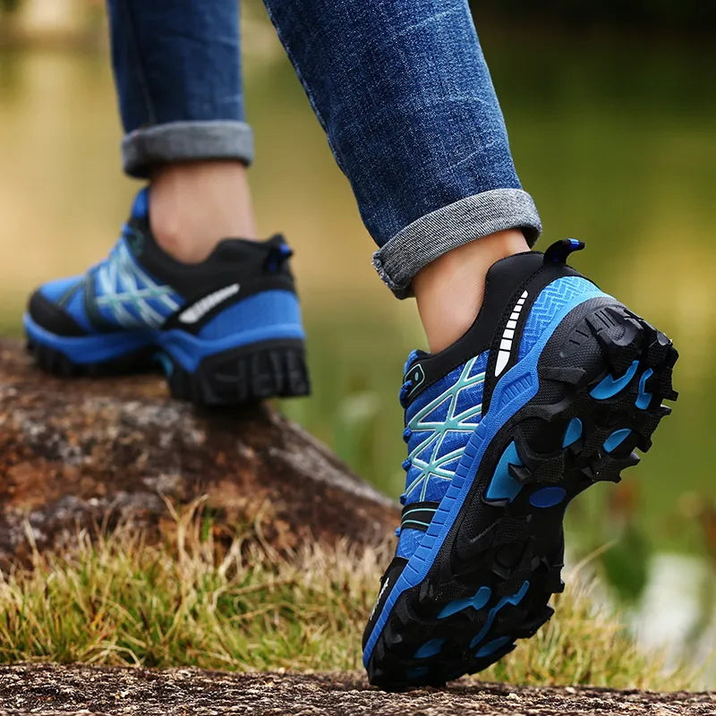Vielseitiger Damen Nordpfad Trekkingschuh in Grün, bietet Komfort, Leichtigkeit und starken Grip.
