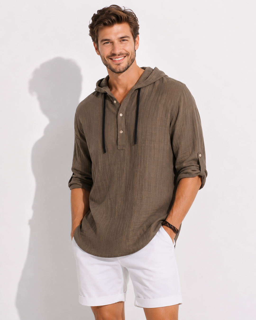 Detailansicht: Hochwertiges Herren Langarm Kapuzenhemd, weicher Stoff. Elegant, bequem und vielseitig.