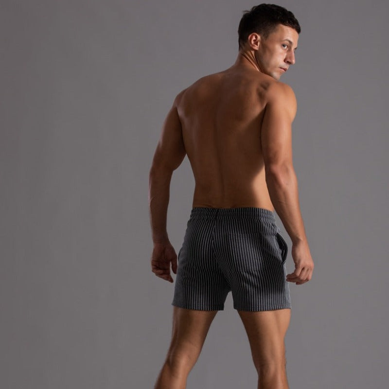 Vielseitige Herren Bademode: Badeshorts Niko, schnelltrocknend & komfortabel, perfekt für Strand & Pool im Sommer.