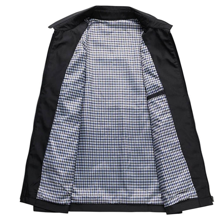 Stilvolle Herrenjacke in Slim Fit, ideal als leichte Übergangsjacke für Frühling und Herbst. Urbaner Look.