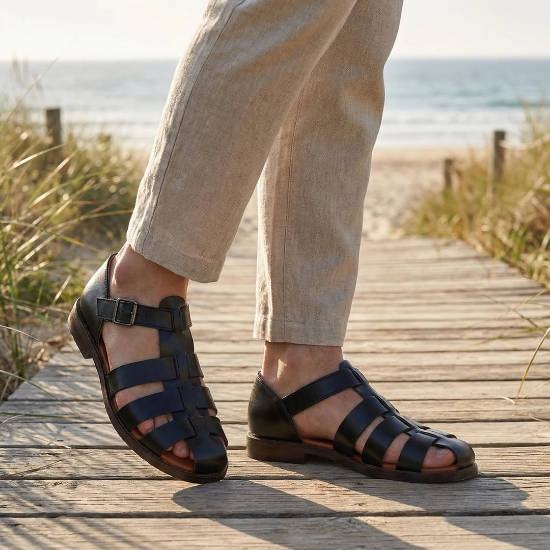 Herren braune Gladiatorensandalen mit verstellbaren Schnallenriemen für stilvollen Sommerkomfort.
