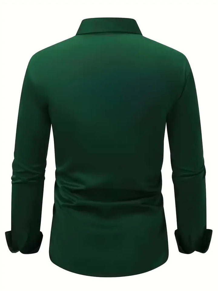 Elegantes Herrenhemd für die Freizeit, bügelfrei. Lässiger Chic mit Langarm und Slim Fit Passform.