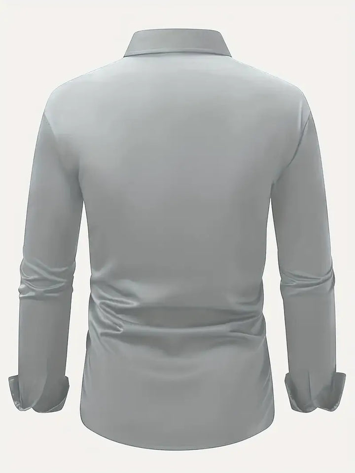 Blaues Herren Freizeit-Hemd, bügelfrei und leicht. Ideal für einen stilvollen, entspannten Look im Alltag.