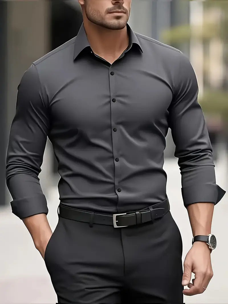 Aktuelle Männermode: Bügelfreies Langarmhemd. Slim Fit, elegant und pflegeleicht für stilvolle Auftritte.