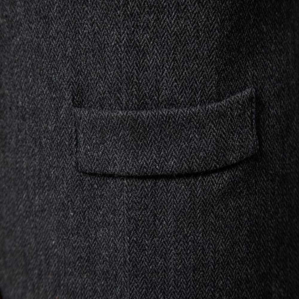 Hochwertige Herren Anzugweste im Vintage-Stil, perfekt für elegante Business-Looks oder stilvolle Freizeitmode.
