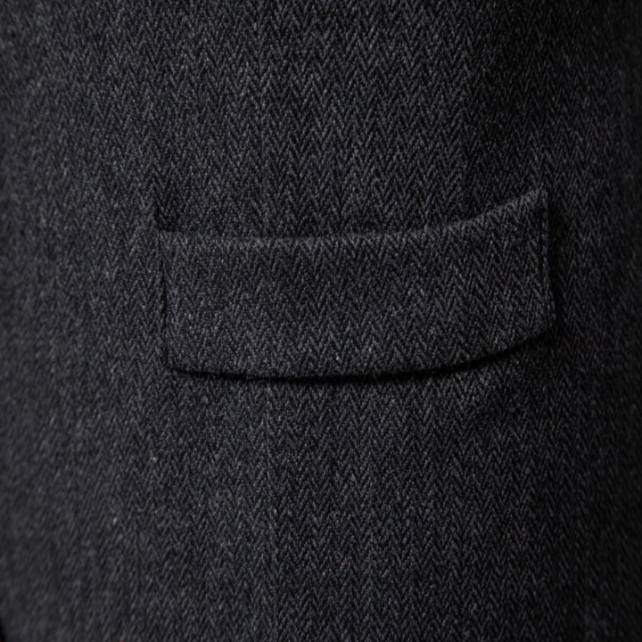 Hochwertige Herren Anzugweste im Vintage-Stil, perfekt für elegante Business-Looks oder stilvolle Freizeitmode.