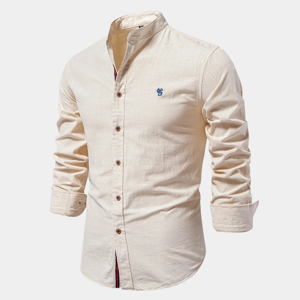 Elegantes slimfit Herrenhemd in Weiß, langarm. Perfekt für Business & formelle Anlässe.