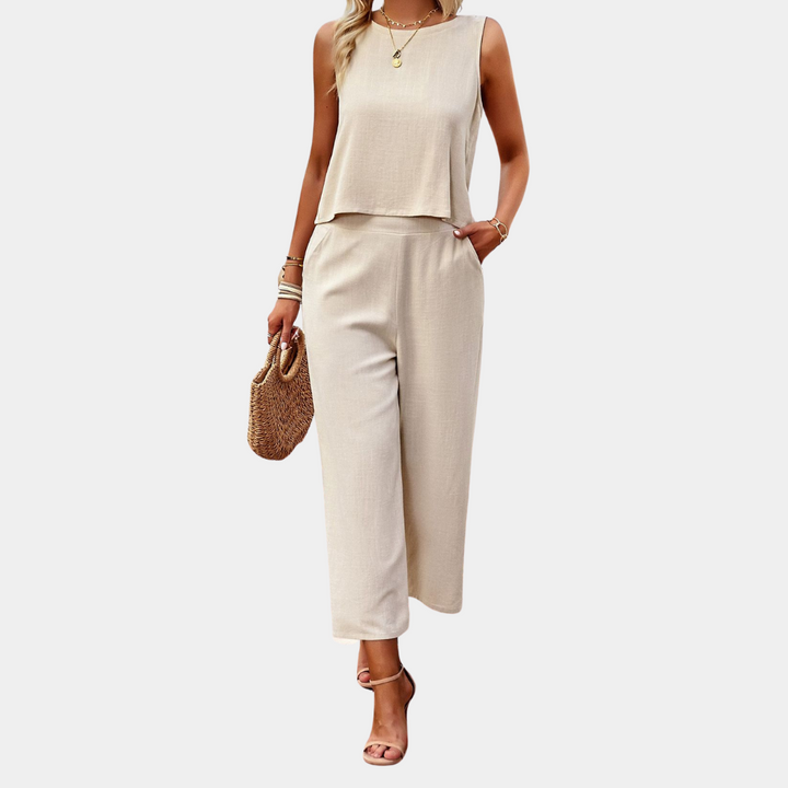 Vielseitiges Damen Zweiteiler Set mit modernem Top und lockerer Hose für einen schicken Sommerlook.
