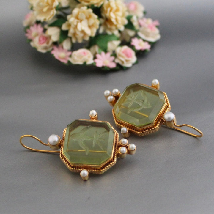 Grüne Perlenohrringe für Damen im Vintage-Stil, ein bezauberndes Geschenk mit zeitlosem Charme.