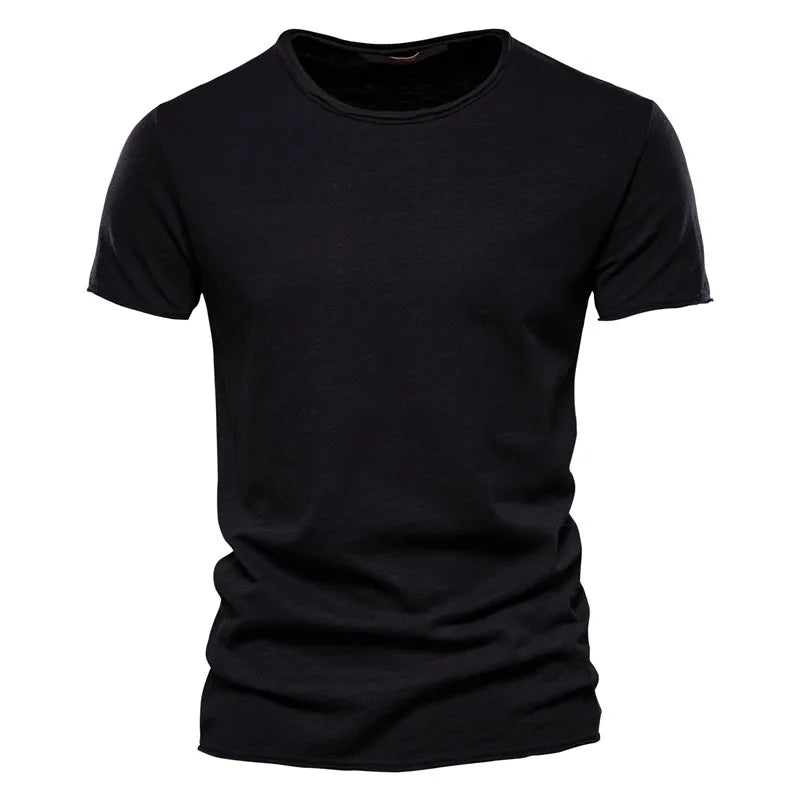 Modernes Herren T-Shirt, Kurzarm, Slim Fit, bequem und atmungsaktiv für jede Freizeitaktivität.