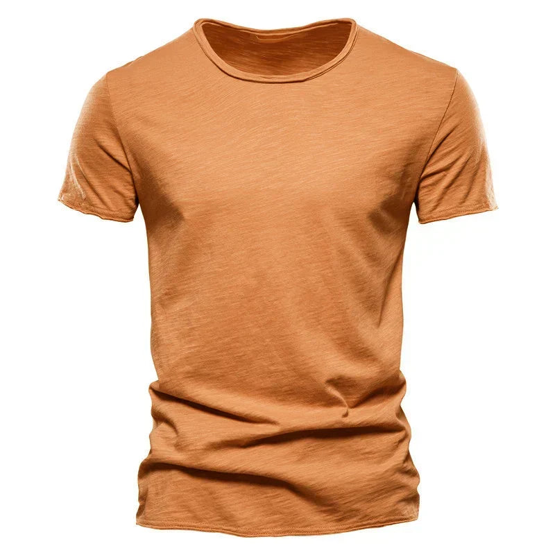 Schlichtes Herren Kurzarm T-Shirt, Slim Fit, atmungsaktiv, ideal als Basic für den Alltag.