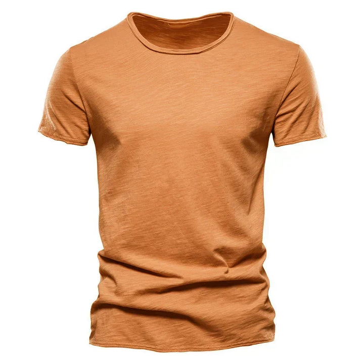 Schlichtes Herren Kurzarm T-Shirt, Slim Fit, atmungsaktiv, ideal als Basic für den Alltag.