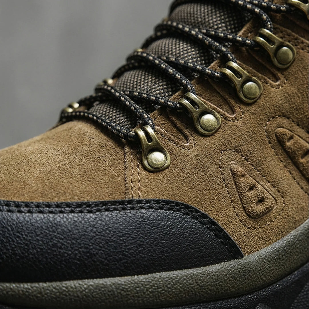 Robuste Herren Wanderschuhe, grün, mit hohem Schaft, Schnürung, Knöchelstütze & Top-Grip.