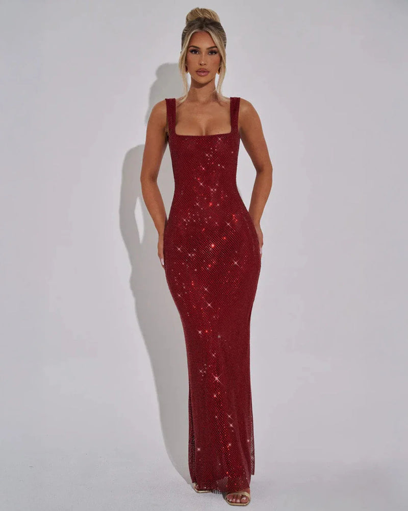 Detailansicht des Strassbesatzes auf dem eleganten Damen Maxikleid. Verleiht festlichen Glamour.
