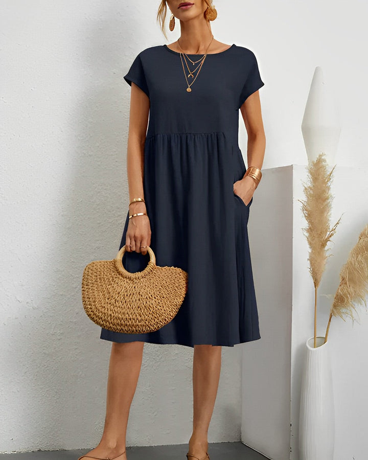 Vielseitiges Freizeitkleid für Damen, elegant und luftig, ideal für entspannte Sommertage.