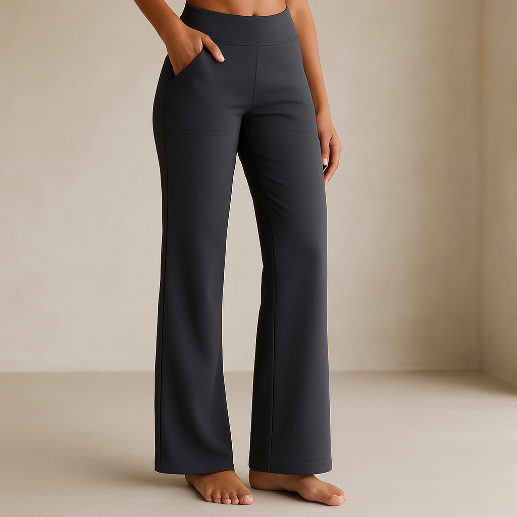 Frau trägt bequeme Slim Fit Damen Stretchhose mit Seitentaschen. Ideal für einen aktiven Alltag.