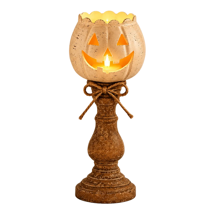 Drei LED-Kürbisse mit freundlichem Gesicht und warmem Licht; perfekte Herbst- und Halloween-Dekoration für Tische.