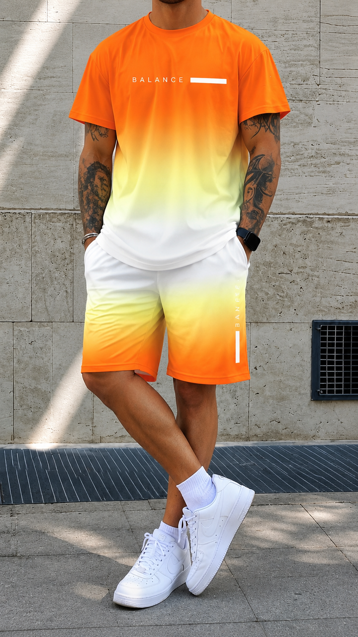 Modernes Herrenmode Sommerset: T-Shirt & kurze Hose. Cooler Farbverlauf, atmungsaktiv & sehr bequem.