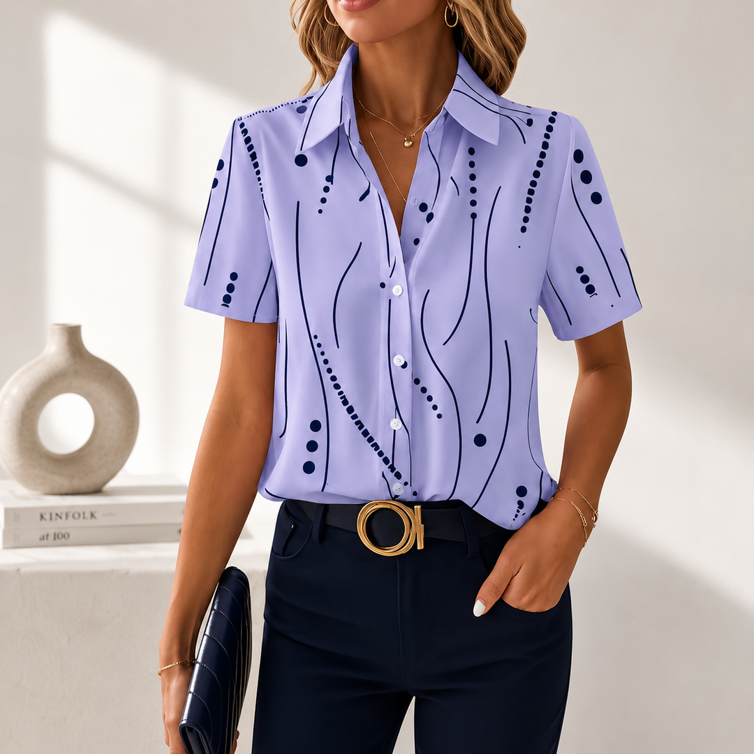 Elegante bedruckte Damenbluse mit abstraktem Design. Knopfleiste, bequem für Büro & Freizeit, Frühling/Sommer.