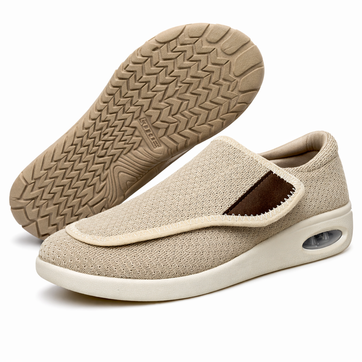 Gepolsterte Herrenschuhe in Schwarz. Komfortable Sneaker mit Fußunterstützung, ideal für den Alltag.
