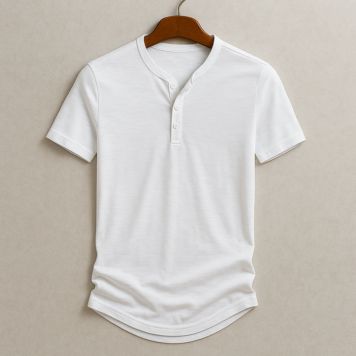 Graues Herren Henley-Shirt, kurzärmelig. Leichtes, atmungsaktives Freizeit-Shirt für bequemen Sommer-Look.