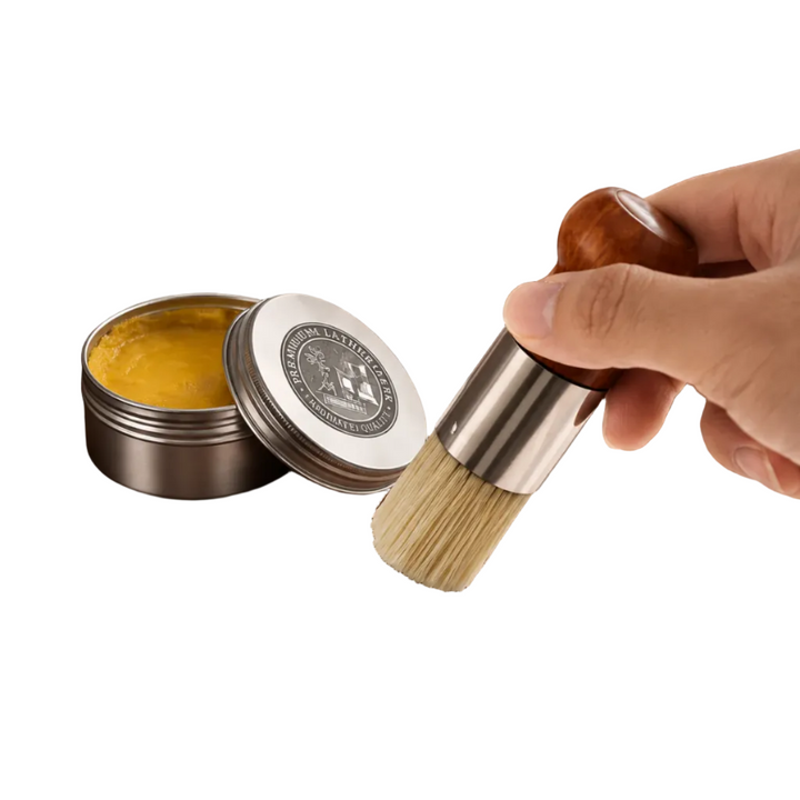 Hochwertiges Lederpflegemittel-Set inkl. Pinsel für Auto, Möbel und Schuhe. Ideal für intensive Lederreinigung & Schutz.