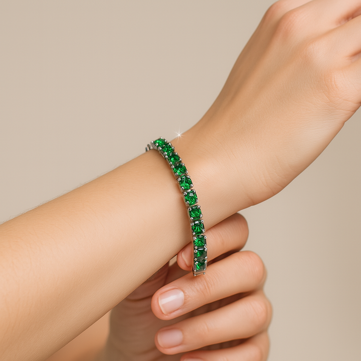Funkelndes Unisex Tennisarmband mit Zirkonia-Glanz. Eine elegante Gliederkette als Statement-Schmuck.