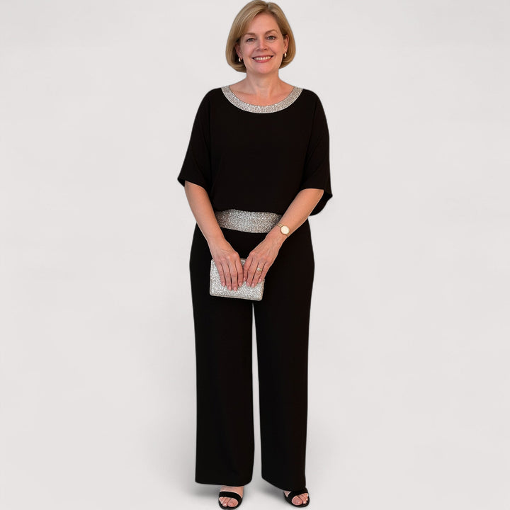 Bequeme, locker geschnittene Hose des Damen Zweiteilers. Ideal für Freizeit & Büro, perfekt für Frühling & Sommer.