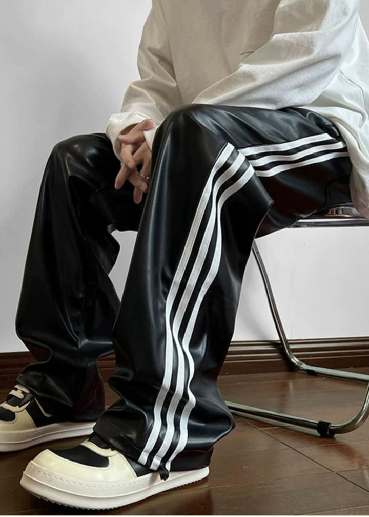 Trendige übergroße gestreifte Männerhose, ideal für bequemen Frühling Streetwear Stil und entspannte Tage.