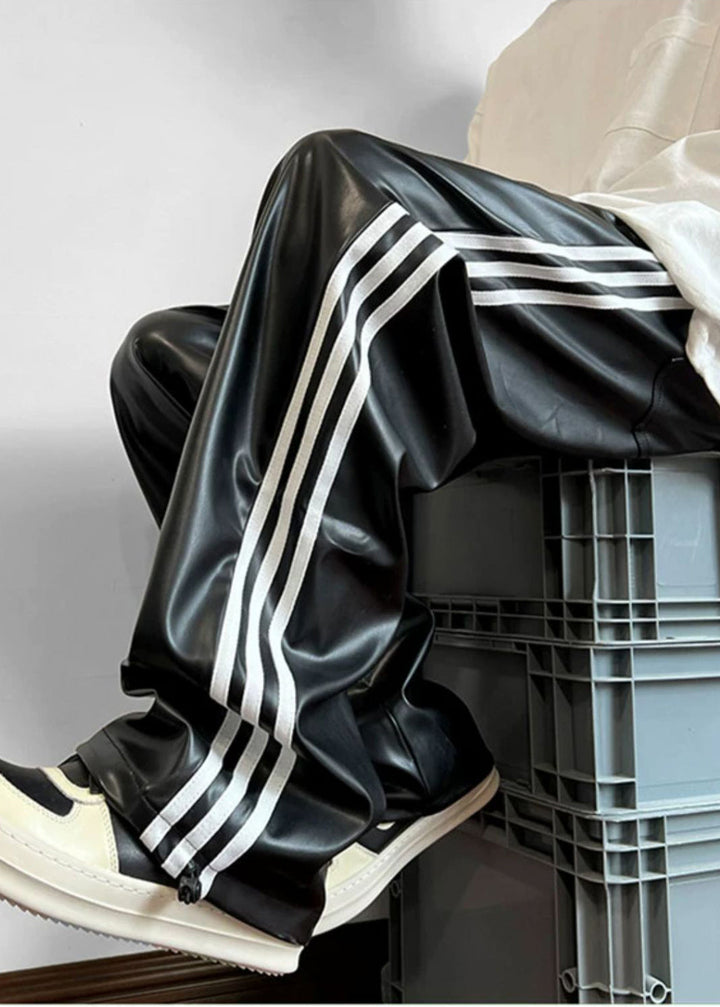 Bequeme übergroße gestreifte Herrenhose, perfekt für entspannte Frühlingstage. Moderne Streetwear Freizeithose.
