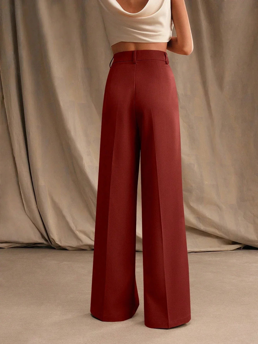 Stilvolle Wide-Leg-Hose für Damen, fließende Silhouette, ideal für warme Tage.