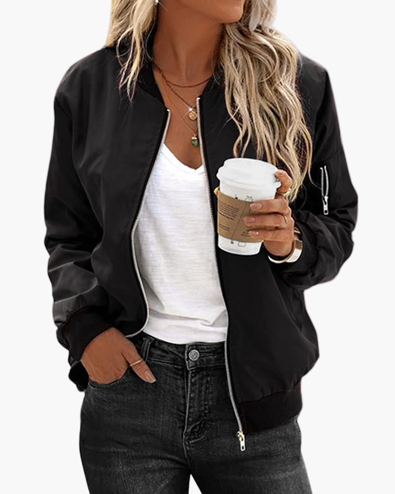 Damen Bomberjacke in Schwarz, klassisch, für einen zeitlosen Casual-Look. Perfekt als Übergangsjacke.