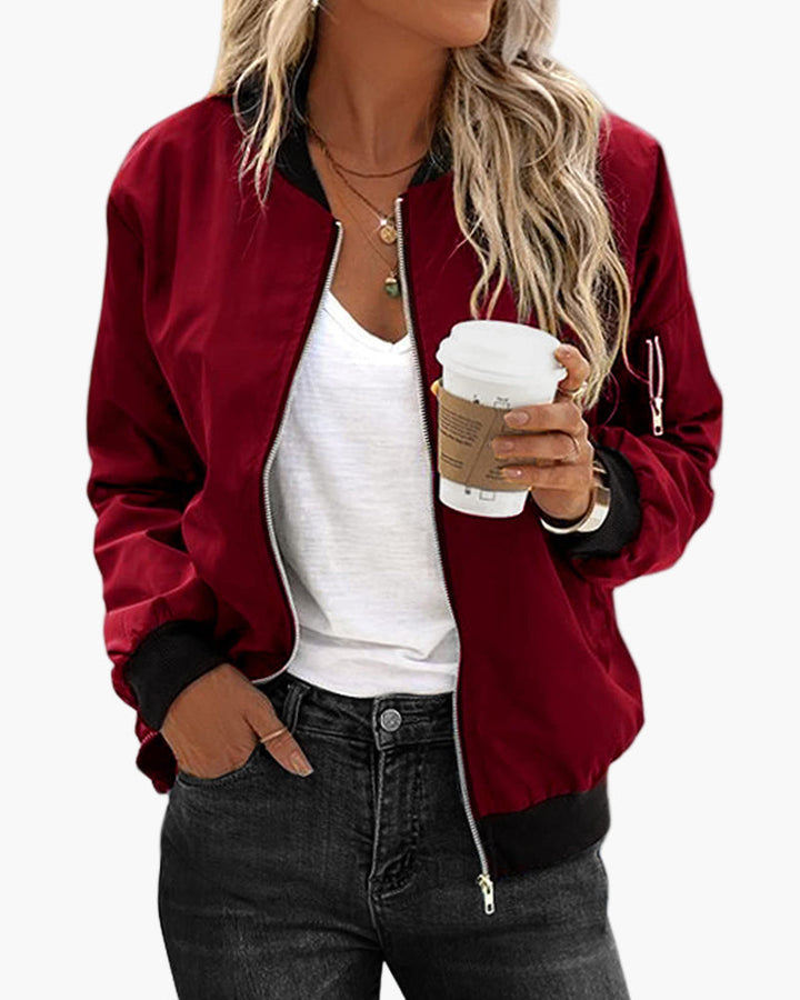 Elegante Damen Bomberjacke, vielseitig kombinierbar für lässige Freizeit-Looks oder stilvolle Streetwear.