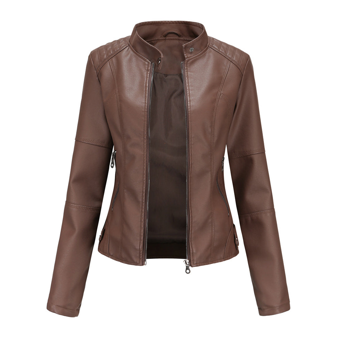 Elegante Damen Übergangsjacke in Kamel, mit stilvollem Hochkragen für den modernen Look.