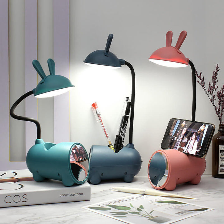 Kinderfreundliche Bunniva Leselampe mit flexiblem Hals, Stifthalter und warmem, dimmbarem LED-Licht.