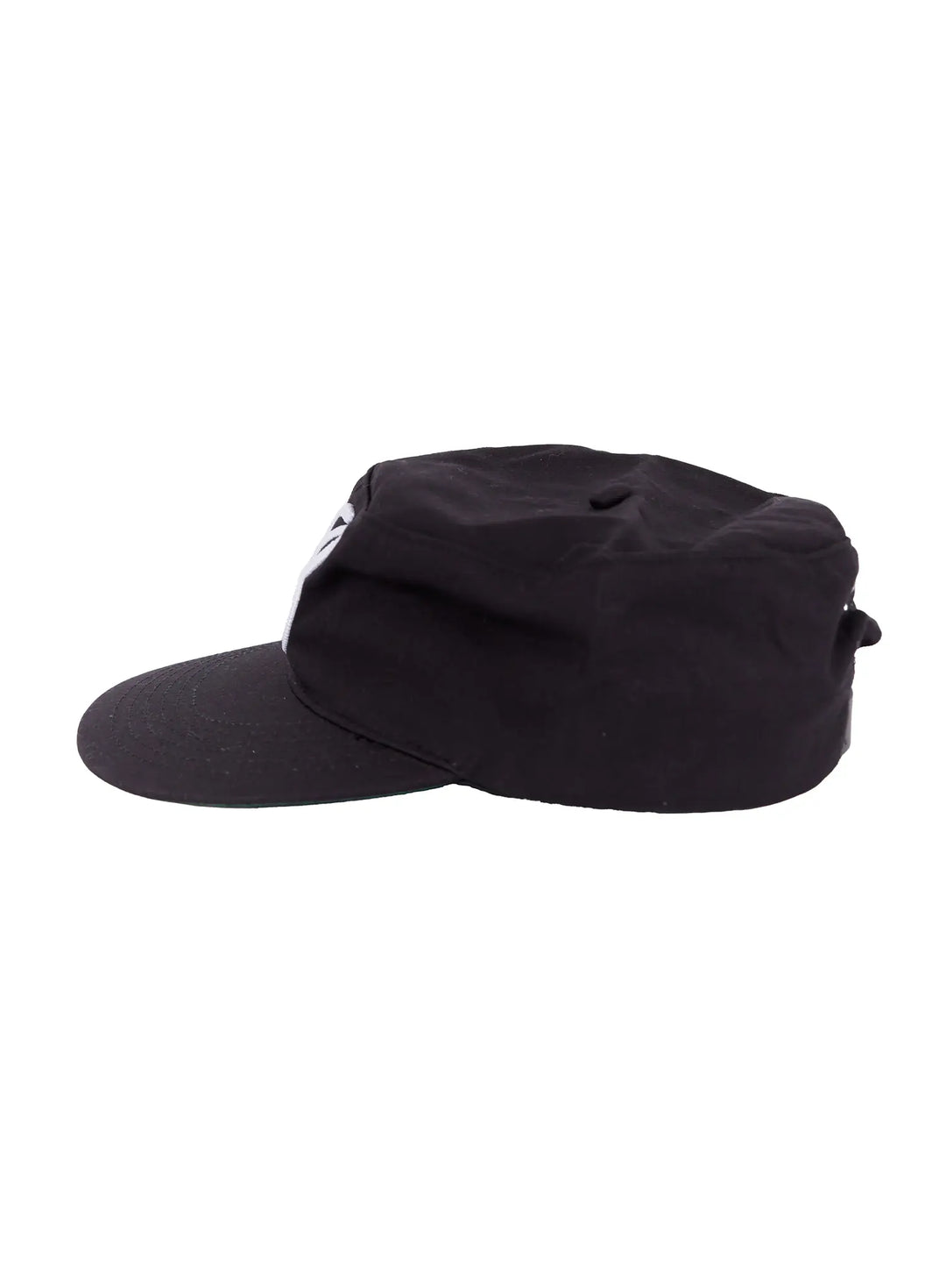 Vielseitige schwarze Herren Baseballkappe, bestickt. Lässiges Accessoire für Freizeit & Festivals.