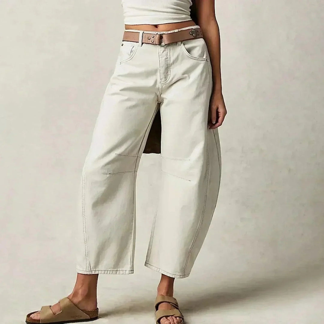 Elegante Damen High-Waisted Jeans mit weitem Bein und hohem Bund für stilvolle Auftritte im Alltag.