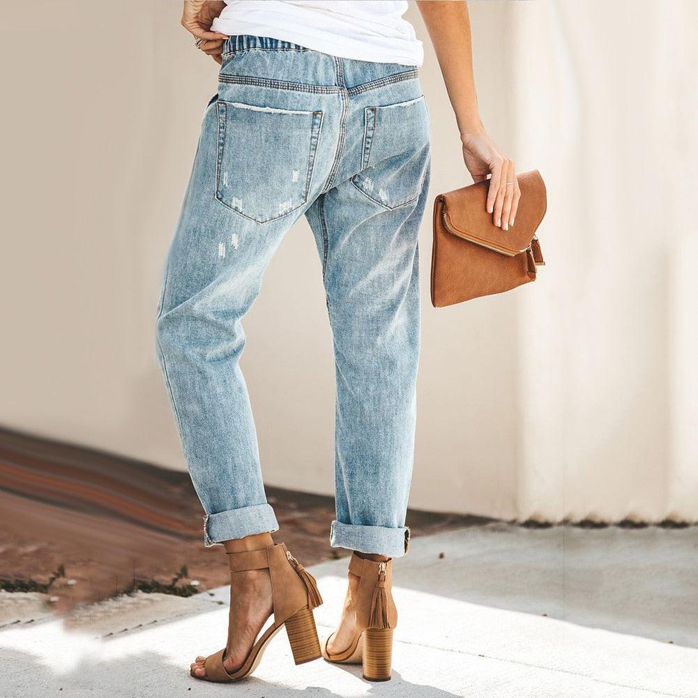Lässige Damen Jogginghose mit ausgefransten Details & elastischem Bund. Bequeme Freizeithose für entspannte Casual-Looks.