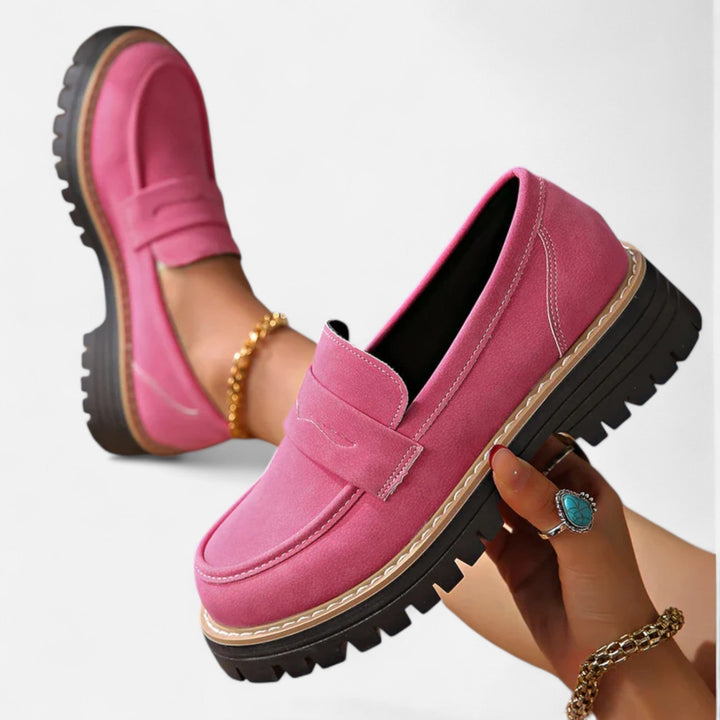 Bequeme Damen Plateau Loafer mit niedrigem Blockabsatz, perfekt für lange Tage im Büro oder Freizeit.