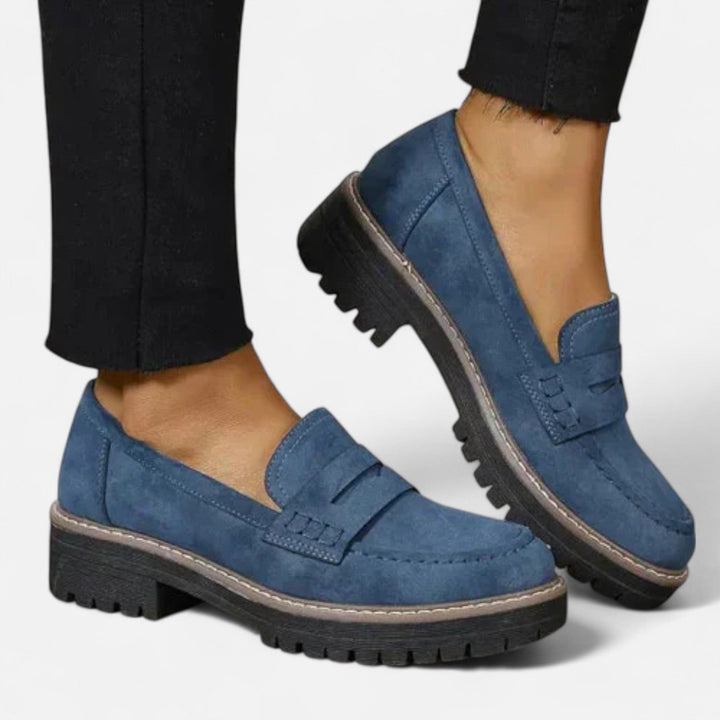 Elegante Damen Plateau Loafer. Modisches Design, niedriger Absatz. Stilvolle Schuhe für Frühling & Herbst.
