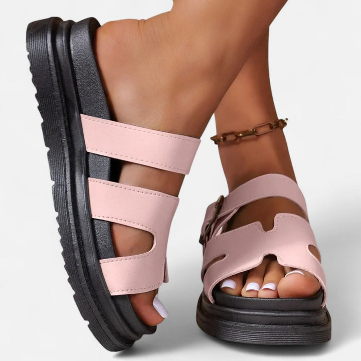 Moderne Damen Alltags- & Freizeitschuhe: Bequeme Komfortschuhe bieten Halt und Dämpfung für aktive Frauen.