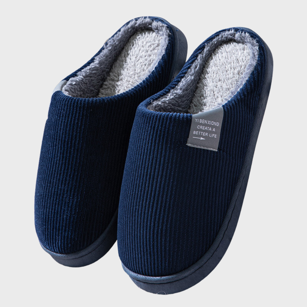 Praktische Damen Schlupfschuhe, orthopädische Pantoffeln mit rutschfester Sohle für sicheren Halt.